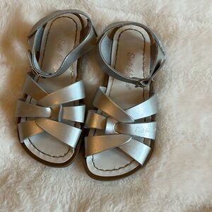 Salt water color:silver